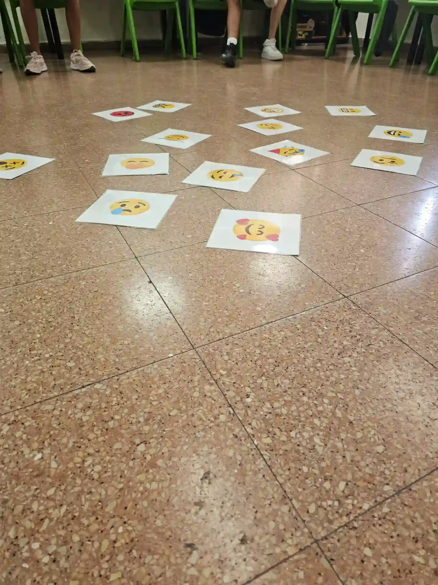 סדנת יוצאים מהמסכים שימוש בפלאפון חטיבת טים טיים- מרכז שלבים