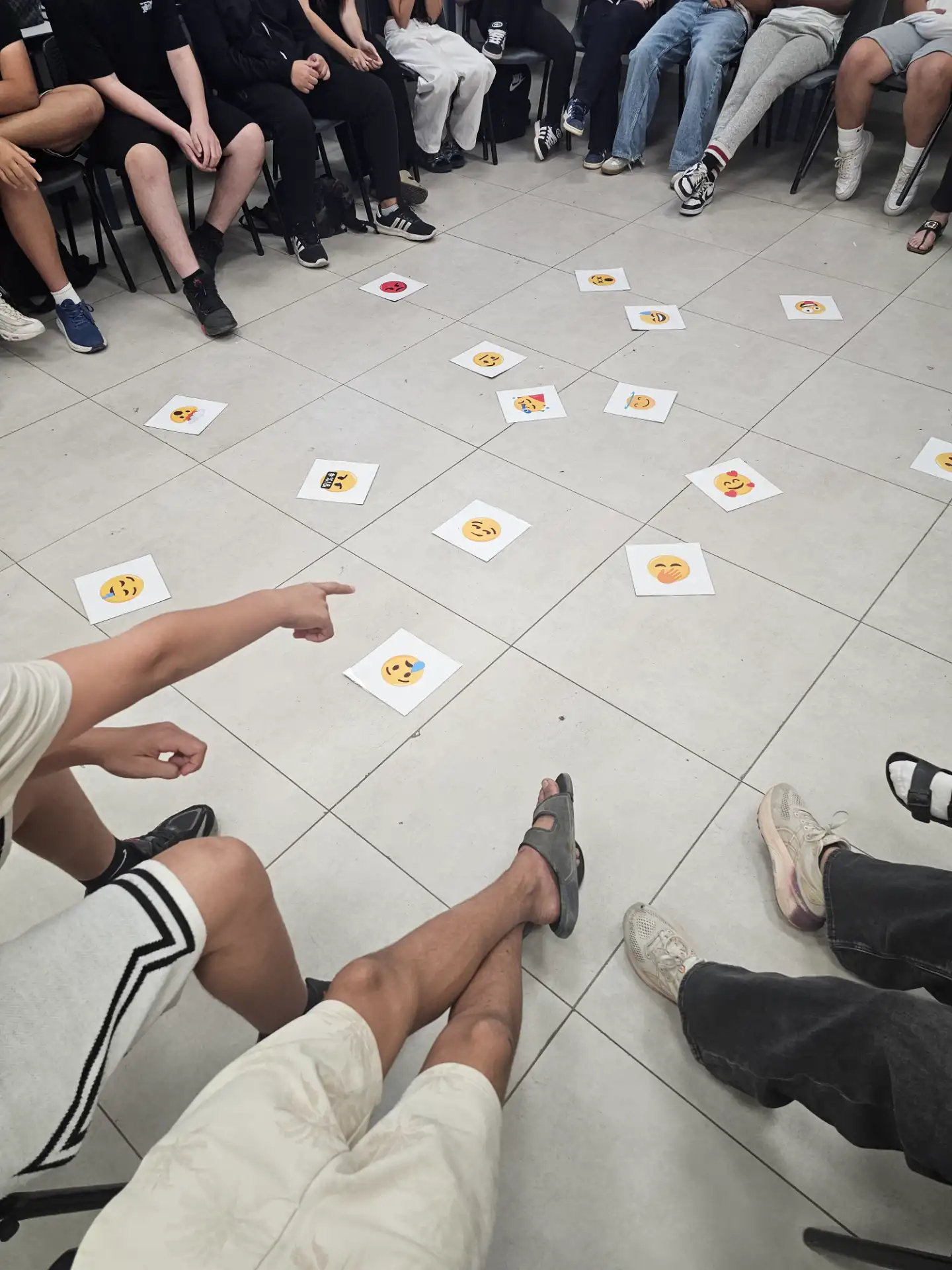 סדנת יוצאים מהמסכים שימוש בפלאפון חטיבת טים טיים- מרכז שלבים